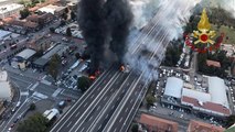 Bologna, esplosioni a catena, autocisterna in fiamme: un morto e decine di feriti