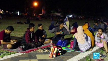Indonesia earthquake: over 2,000 tourists evacuated as powerful quake kills 98