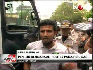 Скачать видео: Sidak Parkir Liar, Pemilik Kendaraan Memprotes Petugas