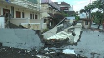 Thousands evacuate Indonesia island after deadly quake