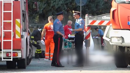 伊 승합차·트럭 충돌...농장노동자 12명 사망 / YTN