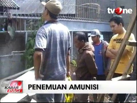 Pekerja Bangunan Temukan 2 Pucuk Pistol, Granat Dan Amunisi