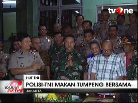 Polres Jaksel dan TNI Makan Tumpeng Bersama Rayakan HUT ke-70 TNI