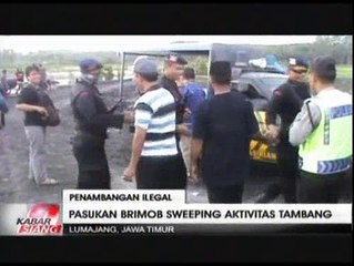 Pasukan Brimob Berpatroli di Lokasi Tambang Pasir Ilegal Lumajang