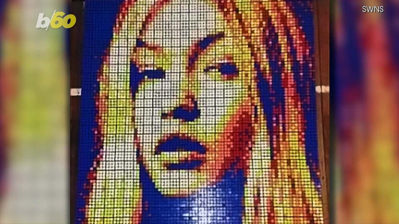 Cubular! This Artist Makes Portraits Out of Rub...