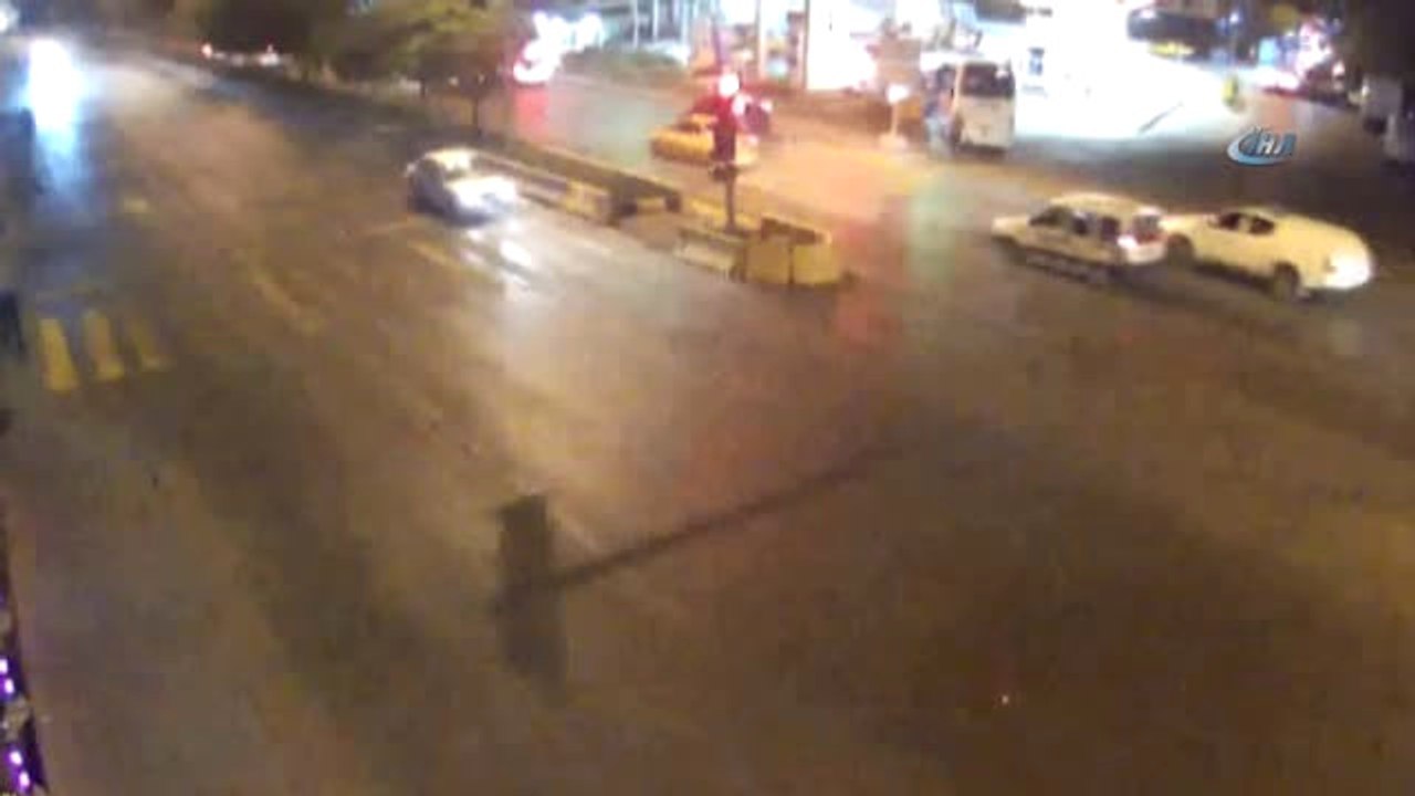 Takla Atan Otomobilin Sürüklenme Anı Mobese'ye Yansıdı