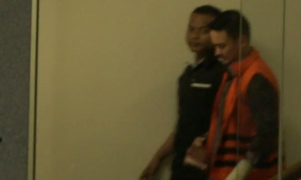 KPK Limpahkan Berkas Kasus Zumi Zola ke Tahap Penuntutan