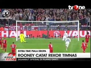 Usai Cetak Sejarah, Rooney Terima Sambutan Meriah di Ruang Ganti