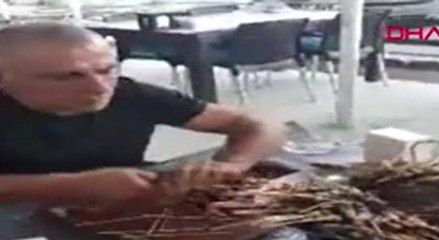 Dişleri olmadan 44 dakikada 301 şiş yedi
