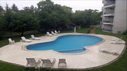 15 Minuten Pool-Regenton zum Entspannen, Beruhigen, Schlafen, Fokussieren, Lernen, Regenfall, Donner, Schwimmbad, Duschen, Naturlärm, hohe Klangqualität