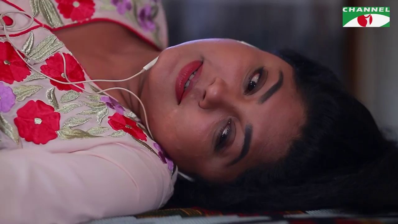 Paro Dorshe O Duro Dorsheni Der Golpo - Bangla Telefilm - Moushumi Hamid - Shamol Mawla