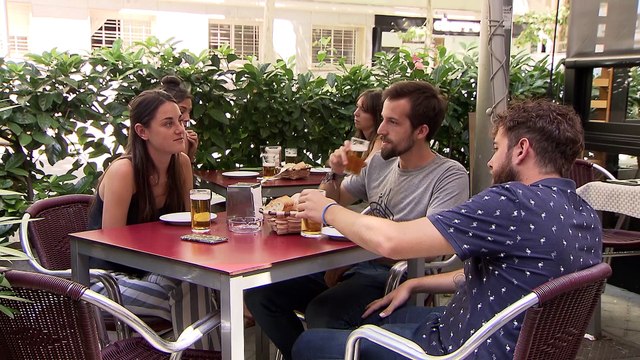 Cervezas, tapas y playa: el verano ideal de los españoles