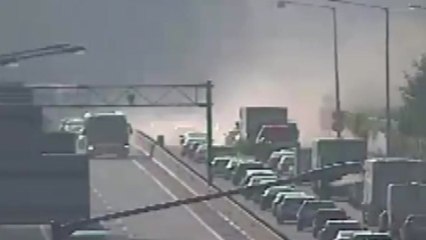 폭염에 타이어 파손 화물차 전복 2시간 정체 / YTN