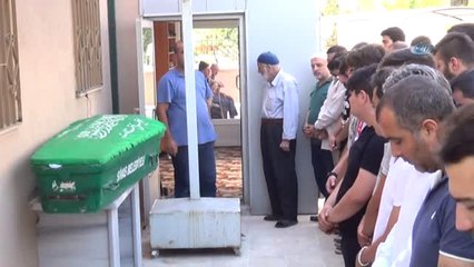 Kayalıklarda Ölü Bulunan Liseli Son Yolculuğuna Uğurlandı