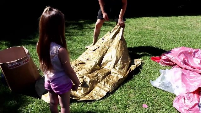 Des Bouées GEANTES dans notre piscine ! Vive l'été et les vacances avec BEAUSOLEIL PARIS !