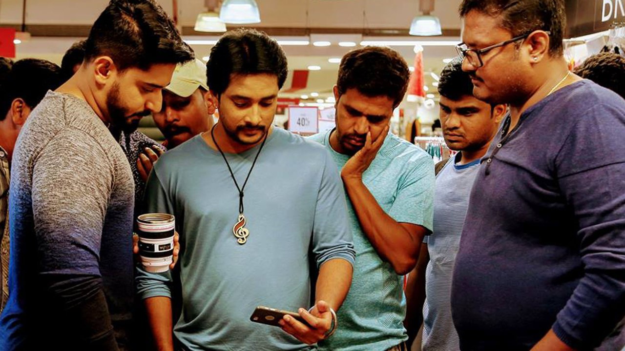 ಇದು ಲೈಫ್ ಜೊತೆ ಒಂದ್ ಸೆಲ್ಫಿಯ ಹೊಸ ದಾಖಲೆ..! | Filmibeat Kannada