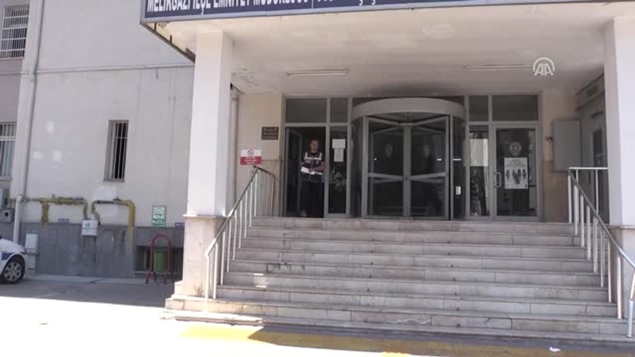 Villa Bekçisinin Cinayet Zanlısı "Seri Katil" Çıktı - Zanlı Adliyeye Sevkedildi