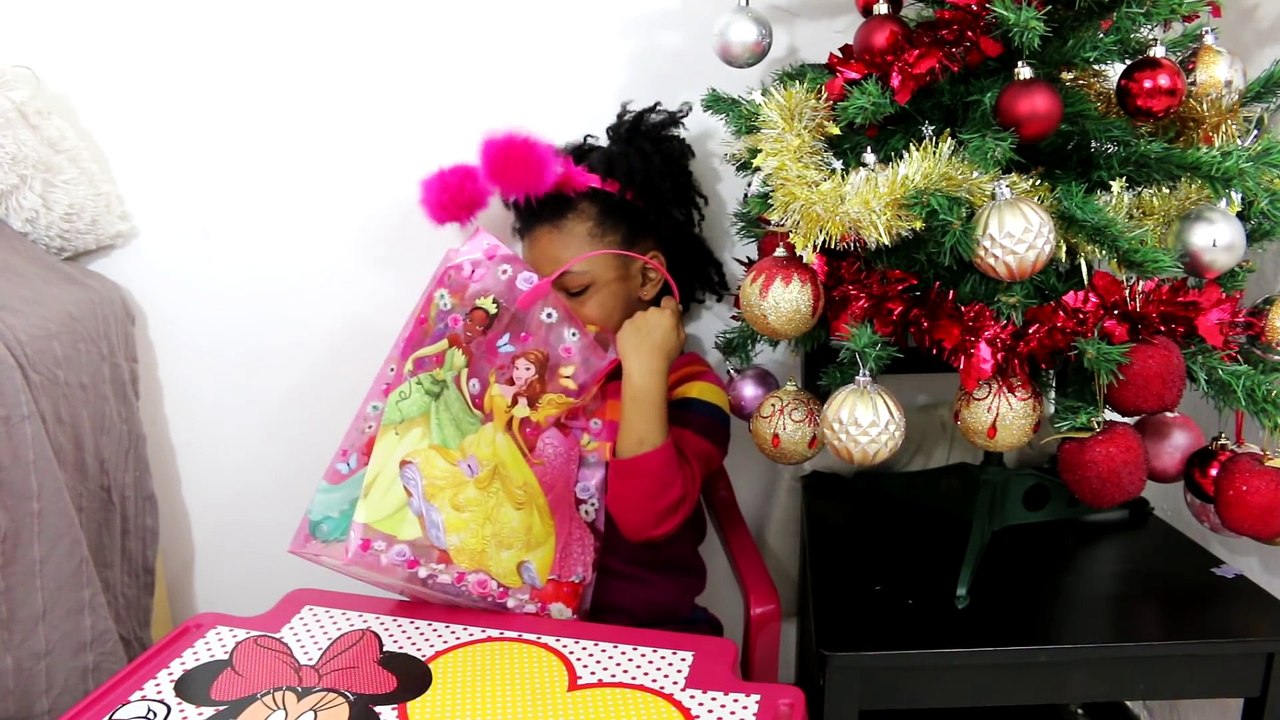 BONNE ANNEE !Les Surprises de Janvier !Oeuf kinder infinimix et sucette olaf reine des neiges (2)