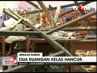 Dua Kelas SD di Bekasi Roboh Diterjang Angin