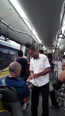 İETT şoförü, otobüse binen yolcuları kolonyayla karşıladı