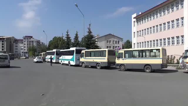 Kars'ta Dolmuş Şoförlerinden Kontak Kapatma Eylemi