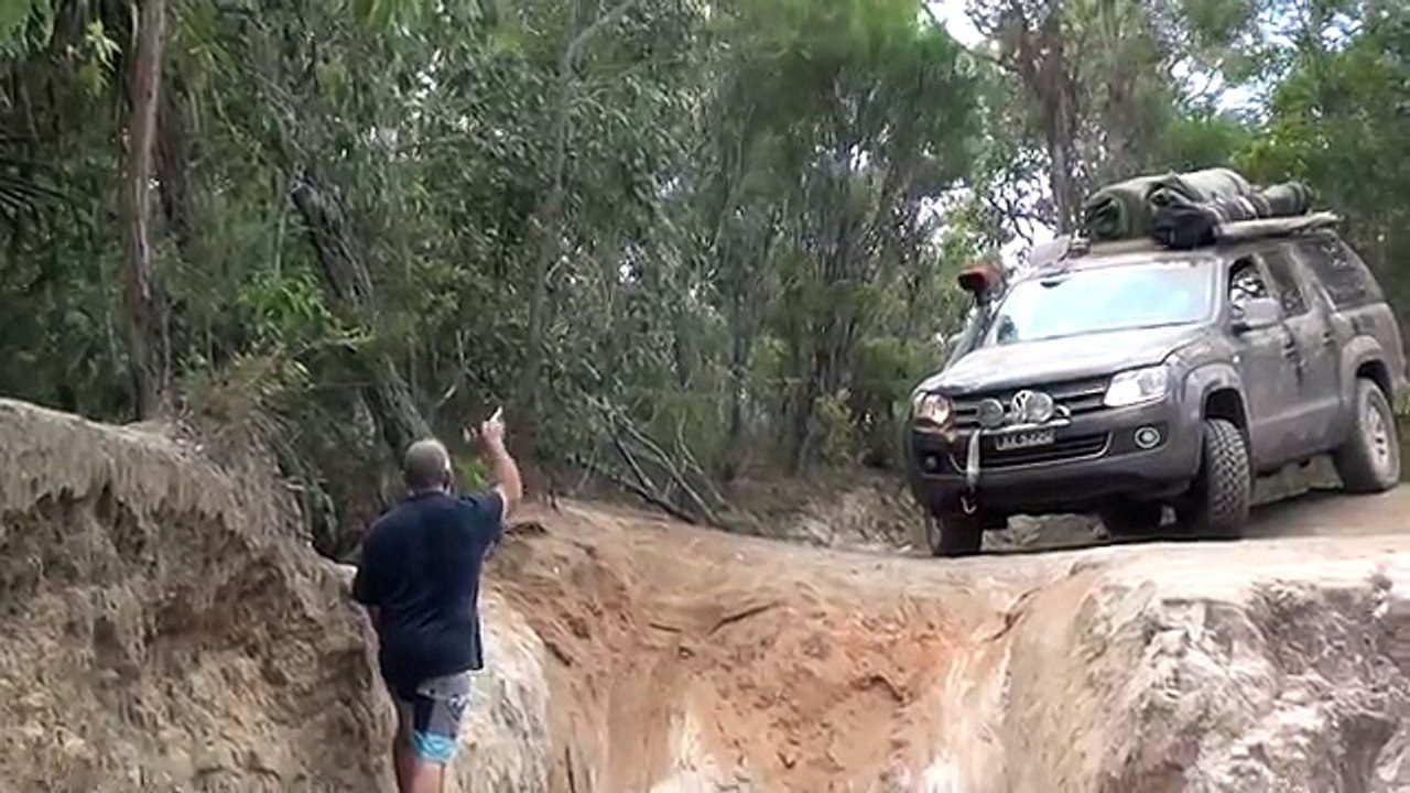 7VW Amarok Tackling Gunshot Creek Sept 2015