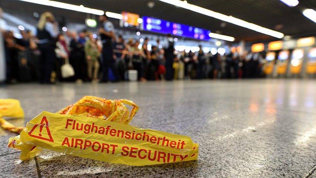 Passagiere fordern Notfallpläne an Flughäfen