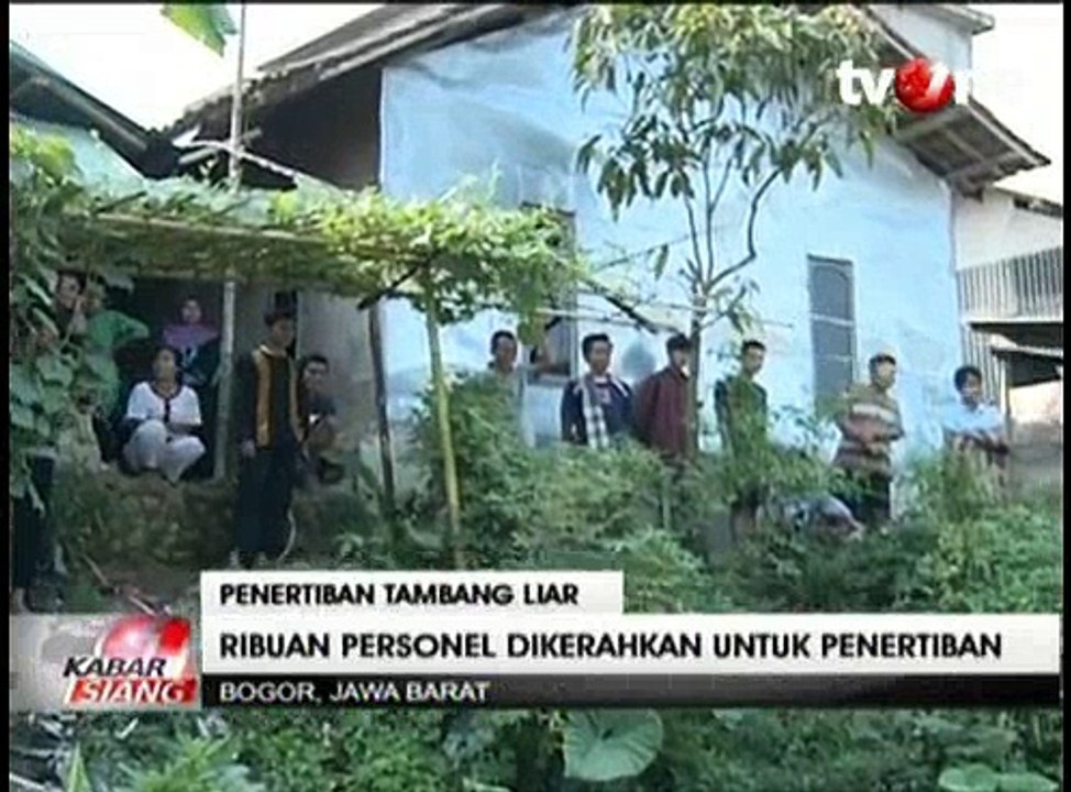 Petugas Gabungan Tertibakan Kawasan Penambang Emas Ilegal di Bogor