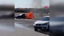 Şanlıurfa Park Halindeki Otomobil Alev Alev Yandı
