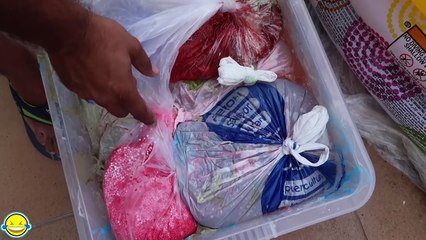 MEZCLANDO NUESTRA COLECCIÓN DE SLIMES EN LA PISCINA Mas de 1 año de slimes Momentos Divertidos