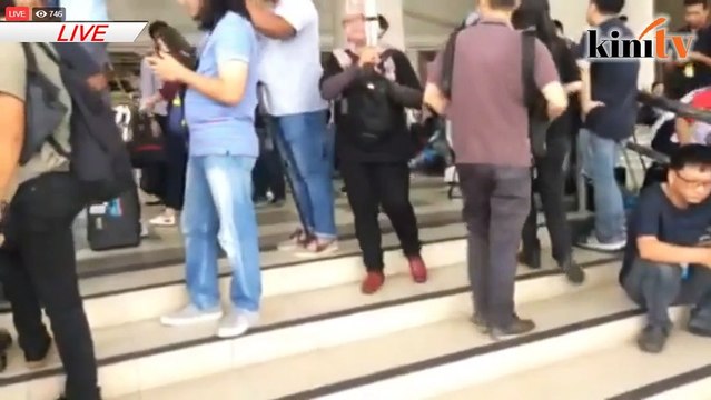 LIVE: Najib Razak hadir ke mahkamah lagi