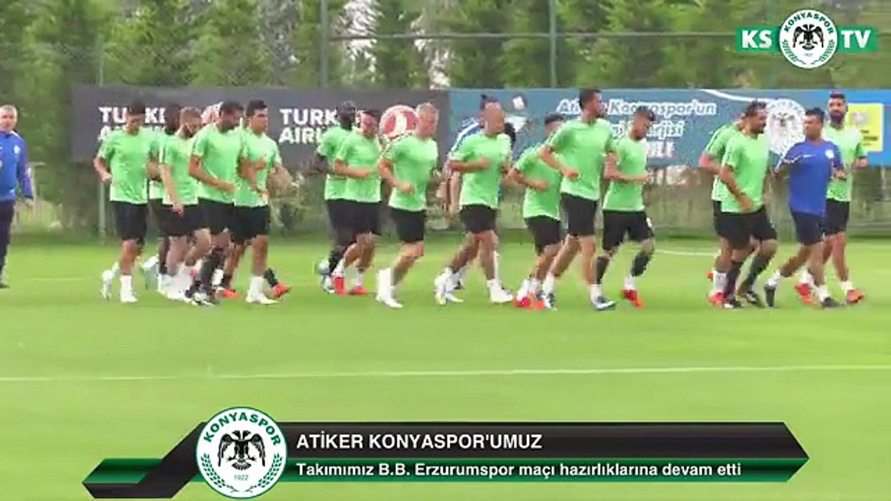 Paolo Hurtado entrenó por primera vez con su nuevo club
