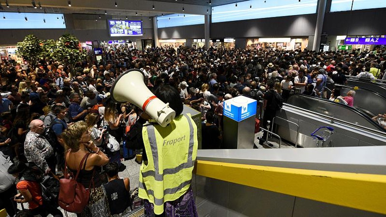 Riesen-Chaos am Flughafen Frankfurt: 13.000 Fluggäste betroffen