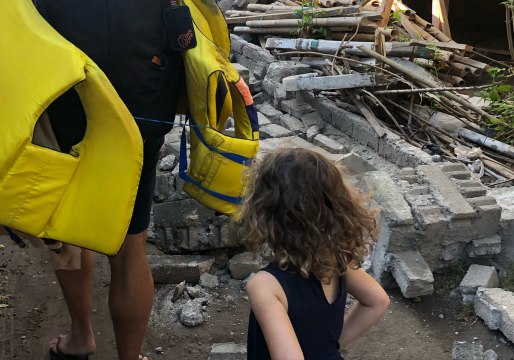 Young Australian Family Shares Story of Evacuation From Earthquake-Stricken Gili Islands