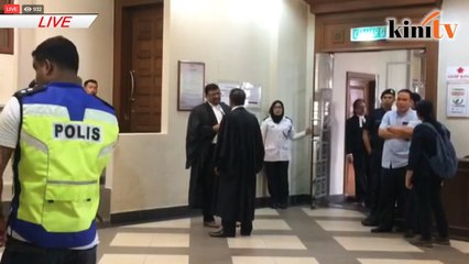 LIVE: Najib keluar dari mahkamah