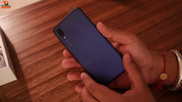 Honor Play Unboxing & First Look - Best Mid-Range Phone w_AI-