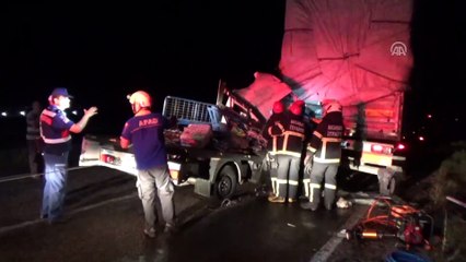 Kamyonet tıra çarptı: 1 ölü, 1 yaralı - AKSARAY