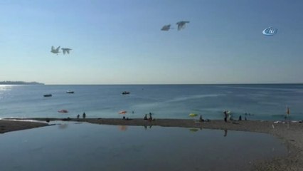 Sahilde Kayıp Gurbetçi Seferberliği...gece Görevlileri Dinlemeyip Denize Giren Gençten Haber...