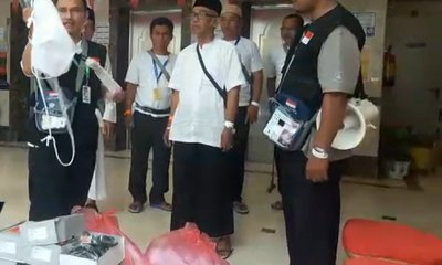 Cuaca Panas, PPIH Bagikan Alat Pelindung