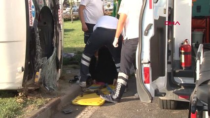 Konya Midibüs Devrildi 4 Kişi Yaralandı Hd