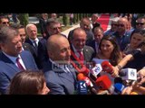 Report TV - Haradinaj nga Vlora: Kufijtë janë vendosur me luftë, nuk duhet të preken