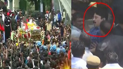 சுவர் ஏறி குதித்த தொண்டர்கள்  | பெரும் கூட்ட நெரிசல்...போலீஸ் திணறல்- வீடியோ