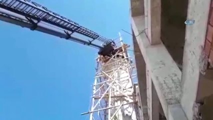 Çalıştığı Minarenin İçine Düşen İşçi Ağır Yaralandı
