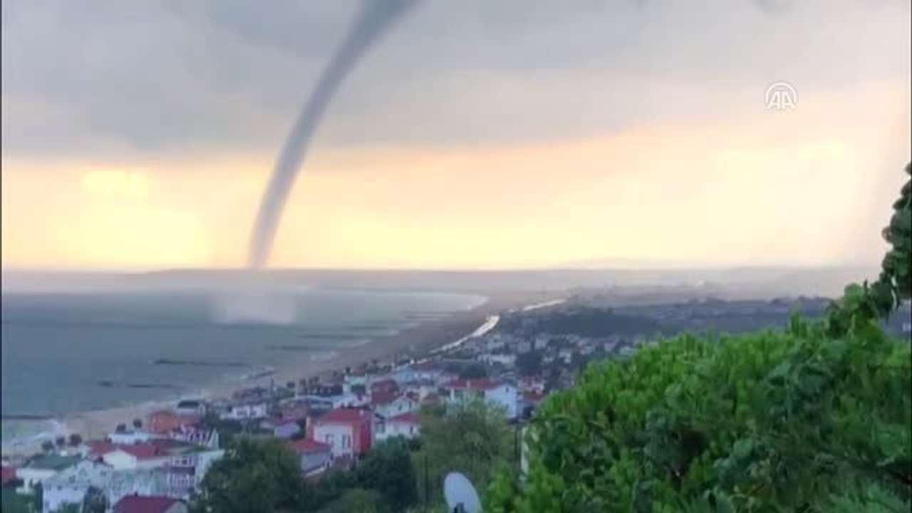 Karaburun Sahilinde Hortum