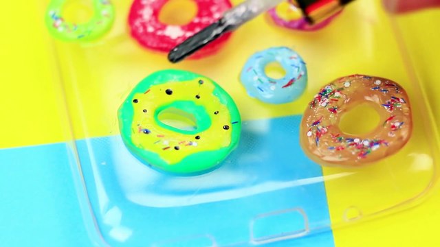 9 ASTUCES AVEC DE LA COLLE CHAUDE | Troom Troom FR