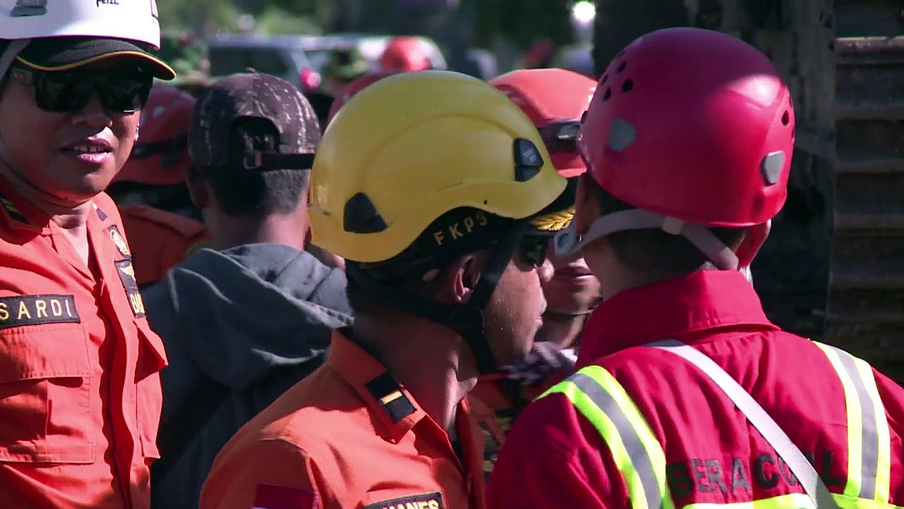 Número de mortos em terremoto na Indonésia sobe a 131