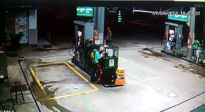 Assaltantes roubam posto de gasolina na Avenida Vitória