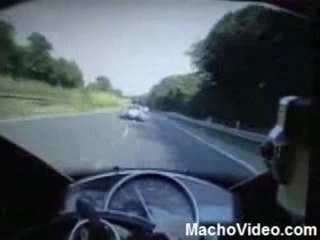 Yamaha R1 VS Bugatti Veyron Mortal Kombat