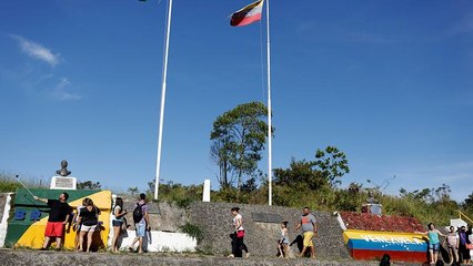 Miles de venezolanos abandonan su país