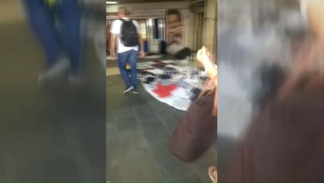 Colau, reprobada por la oposición a cuenta de los manteros